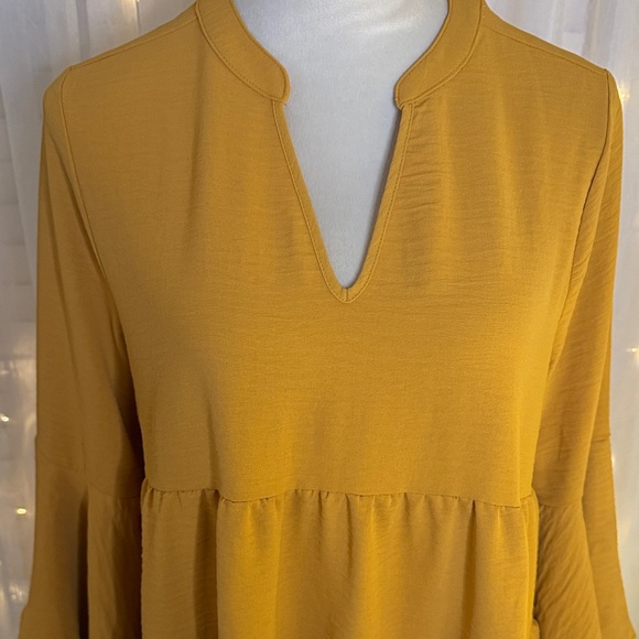 Zenana Outfitters Golden Flowy Tunic - Picture 3 of 7
